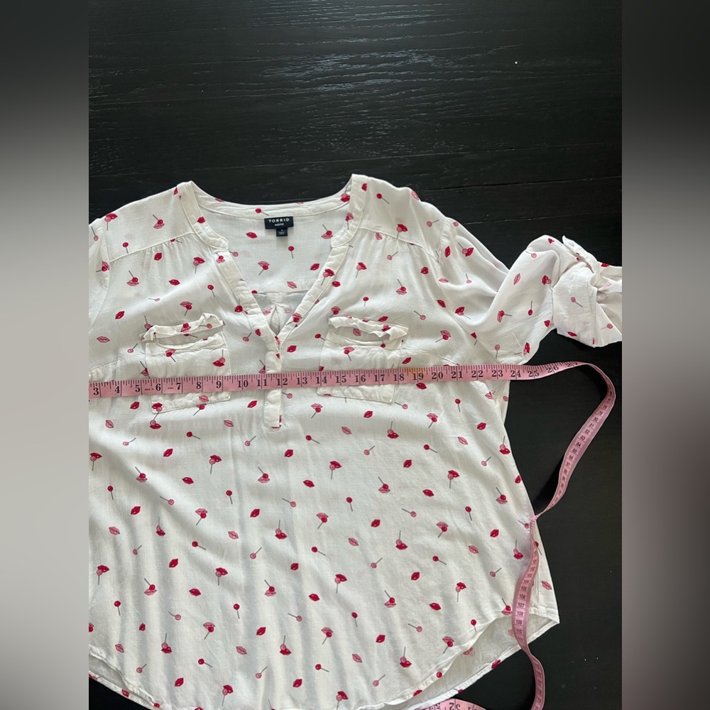 Torrid blouses size 1 - Picture 7 of 10